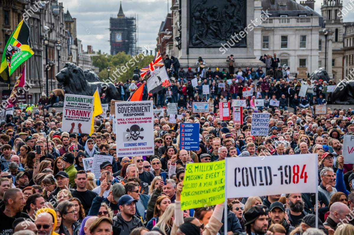 У цивилизованом Лондону млате мирне учеснике протеста против обавезне вакцинације и маски (видео)