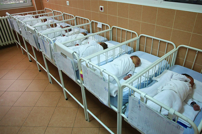 У Србији се на сваких 1.000 становника роди девет беба, а 15 људи умре